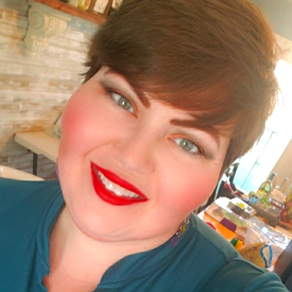 Meet your Posher, Mandy - Picture 1 of 1